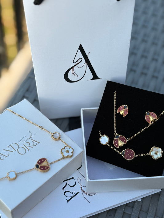 Van cleef Lady Bug Collection Set