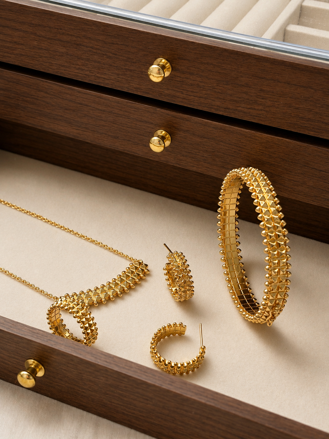 Clash Cartier Set