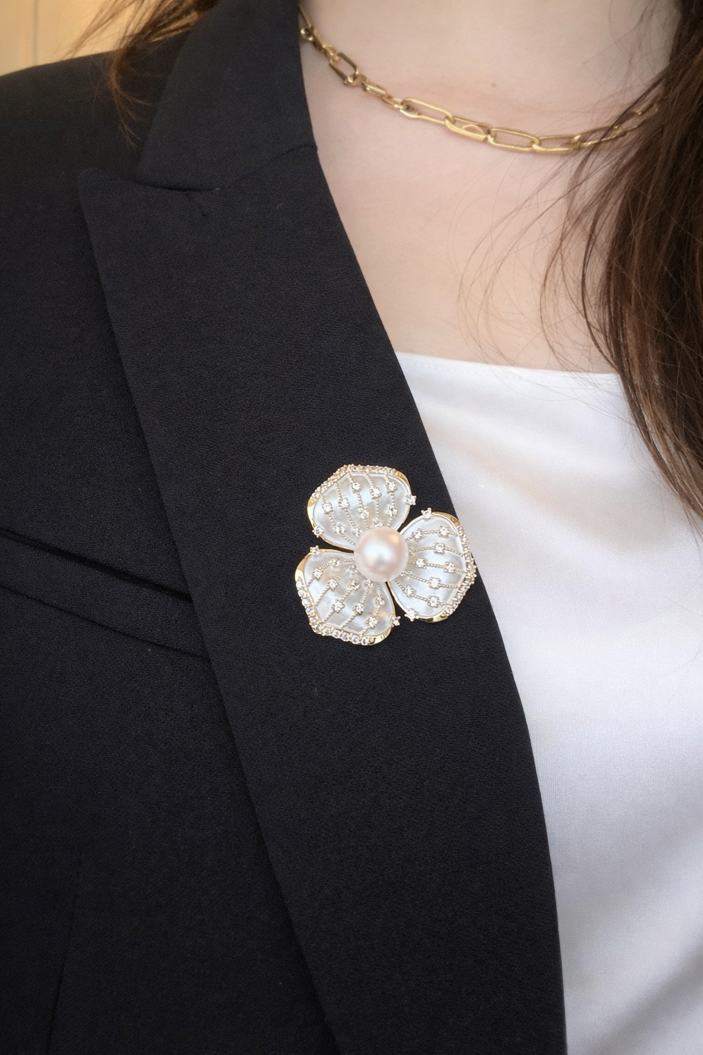 Flower brooch